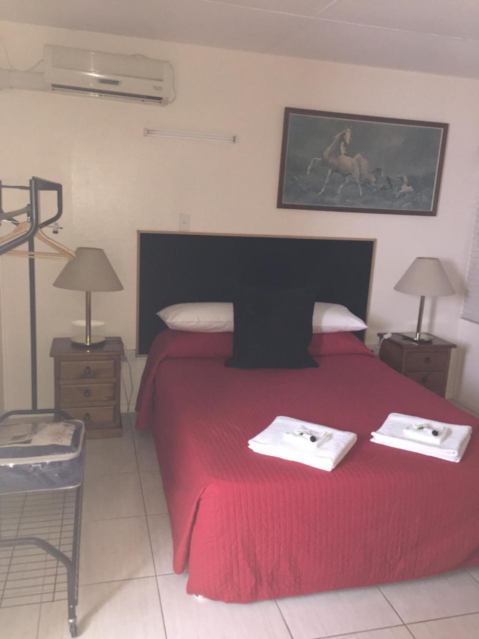 Granville Tavern And Motel マリーボロー エクステリア 写真